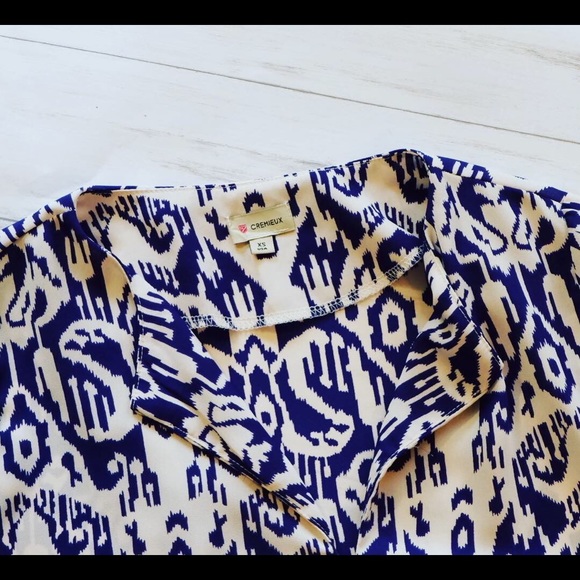 Cremieux Ivory Tunic w Blue Ikat Print - Picture 2 of 3